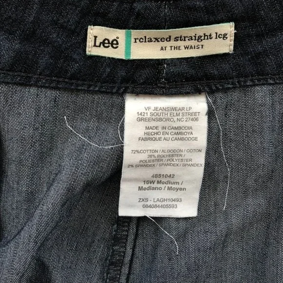Lee Womens Jeans Size 16W Blue Dark Denim Relaxed Straight Leg Classic Mid Rise - Picture 3 of 15